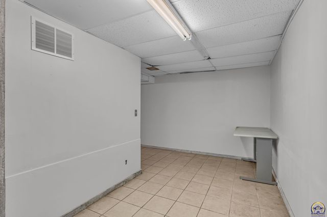 3114 SW Arnold AVE, Topeka, KS 66614
