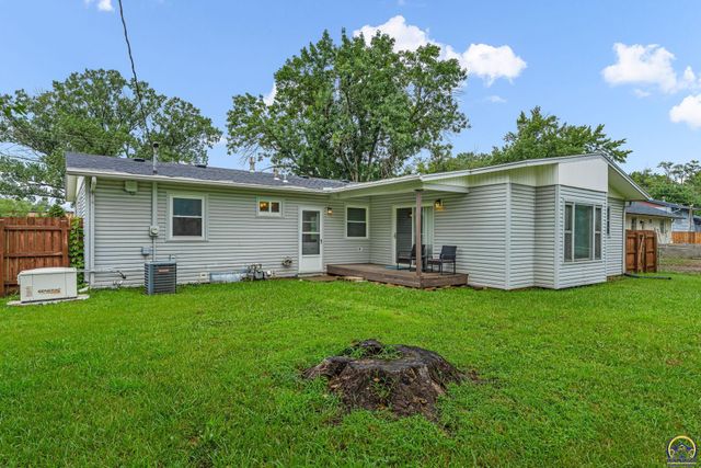3114 SW Arnold AVE, Topeka, KS 66614