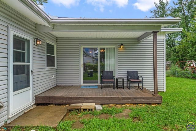 3114 SW Arnold AVE, Topeka, KS 66614