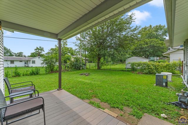 3114 SW Arnold AVE, Topeka, KS 66614