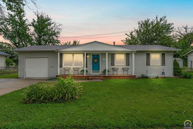 3114 SW Arnold AVE, Topeka, KS 66614