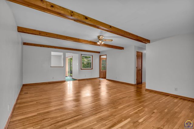 3114 SW Arnold AVE, Topeka, KS 66614