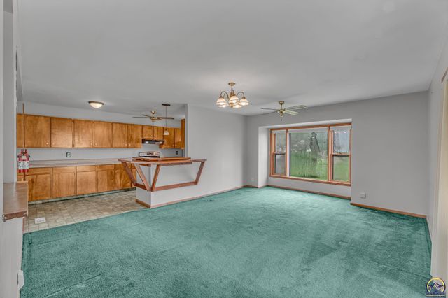 3114 SW Arnold AVE, Topeka, KS 66614
