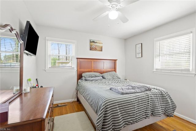 202 Bayberry LN, Yorktown, VA 23693