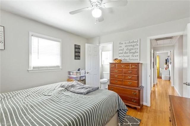 202 Bayberry LN, Yorktown, VA 23693