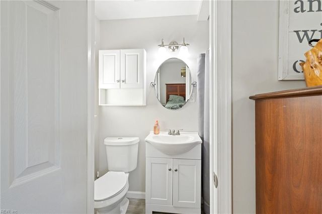 202 Bayberry LN, Yorktown, VA 23693