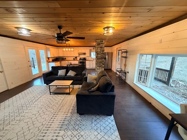 153 Private Road 204-184, Alton, MO 65606