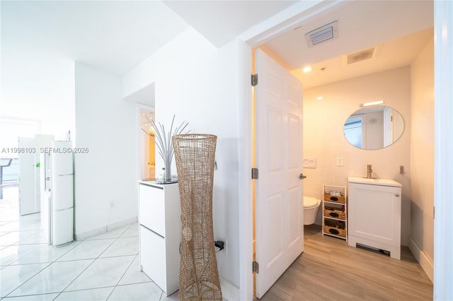 6301 Collins Avenue 2802, Miami Beach, FL 33141