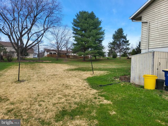 707 WYNDAMERE RD, Lewisberry, PA 17339