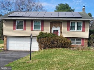 707 WYNDAMERE RD, Lewisberry, PA 17339