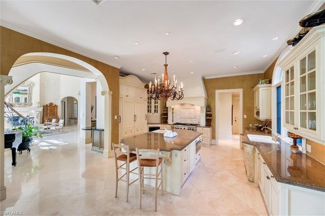 1132 Dormie DR, Naples, FL 34108