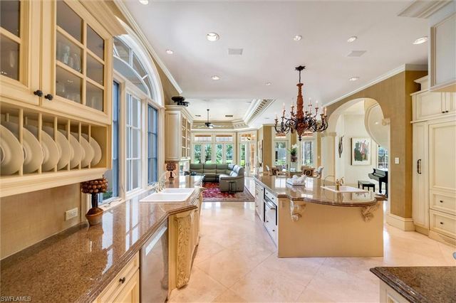 1132 Dormie DR, Naples, FL 34108