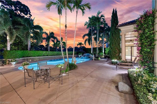 1132 Dormie DR, Naples, FL 34108