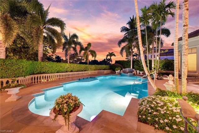 1132 Dormie DR, Naples, FL 34108