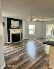 116 GOVERNOR Street, 124, Green Cove Springs, FL 32043