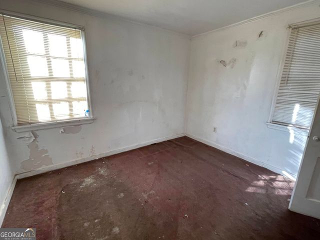 2112 Capital Street, Savannah, GA 31404