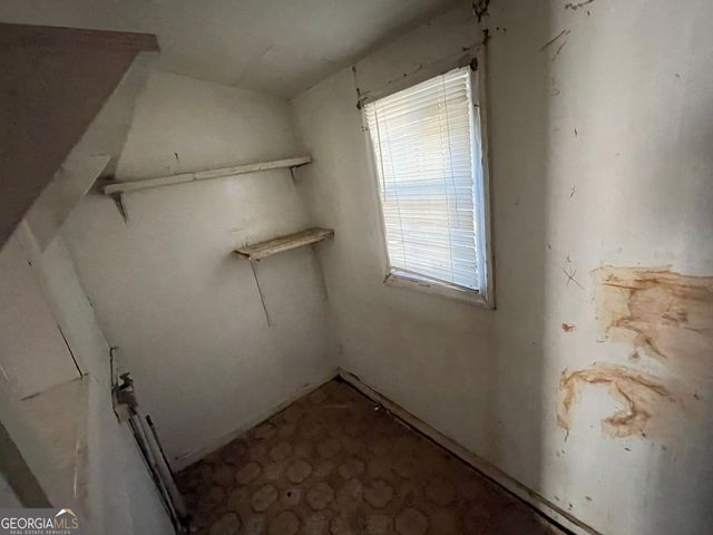 2112 Capital Street, Savannah, GA 31404