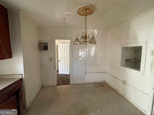 2112 Capital Street, Savannah, GA 31404