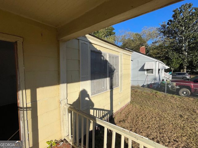 2112 Capital Street, Savannah, GA 31404