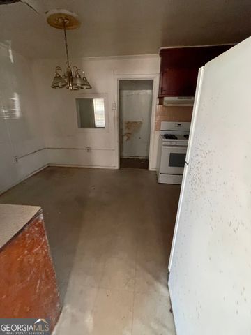 2112 Capital Street, Savannah, GA 31404