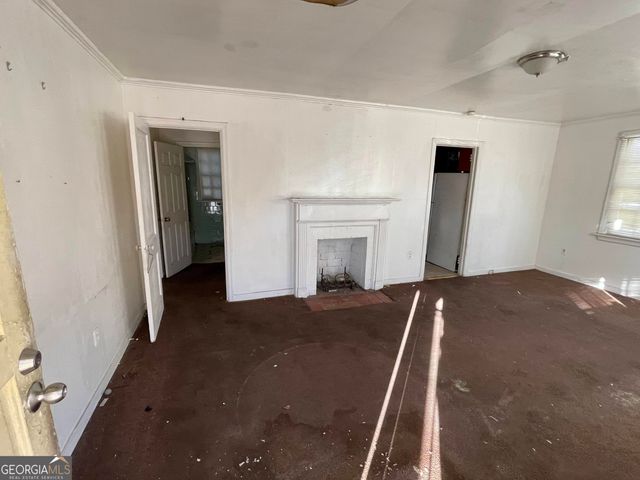 2112 Capital Street, Savannah, GA 31404