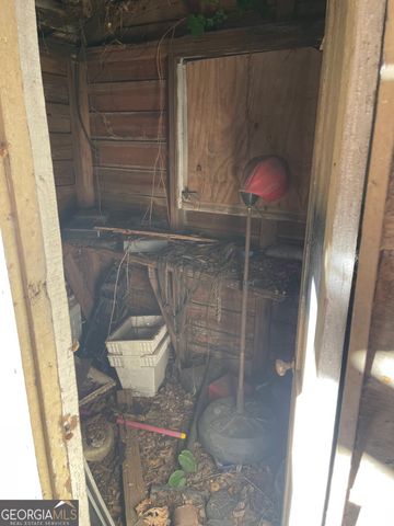 2112 Capital Street, Savannah, GA 31404