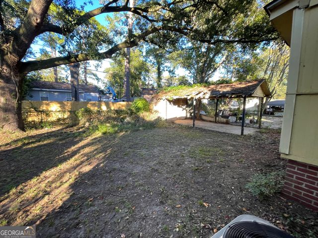 2112 Capital Street, Savannah, GA 31404