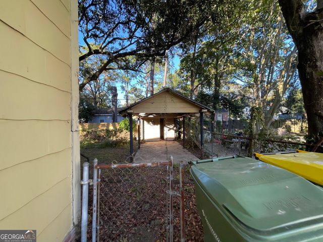 2112 Capital Street, Savannah, GA 31404