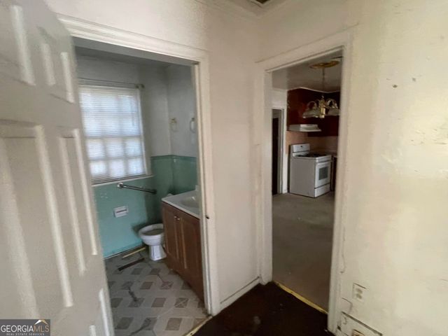 2112 Capital Street, Savannah, GA 31404