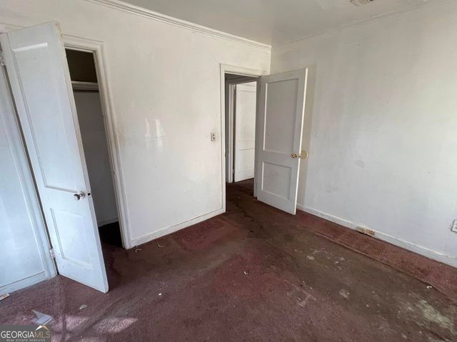 2112 Capital Street, Savannah, GA 31404