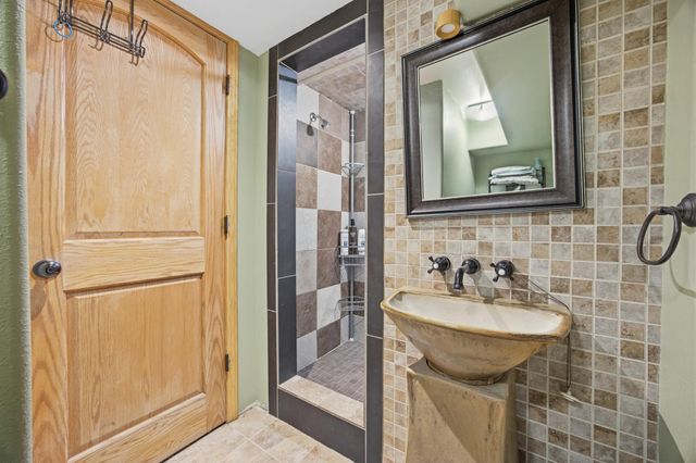 1249 2nd Street N, Fargo, ND 58102