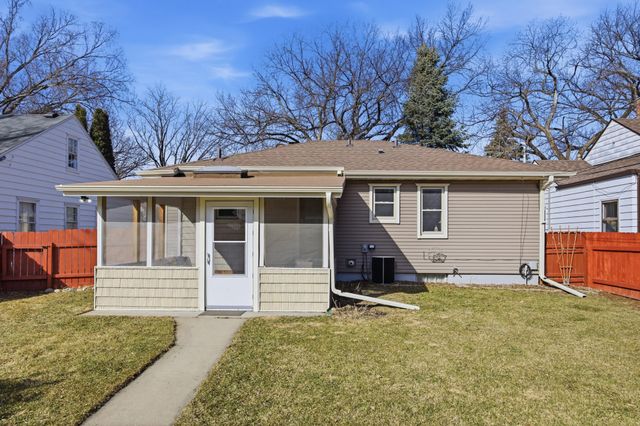1249 2nd Street N, Fargo, ND 58102