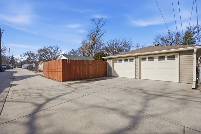 1249 2nd Street N, Fargo, ND 58102