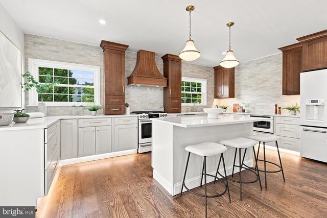 218 LINWOOD AVE, Ardmore, PA 19003