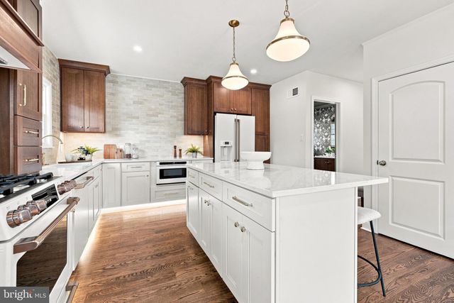 218 LINWOOD AVE, Ardmore, PA 19003