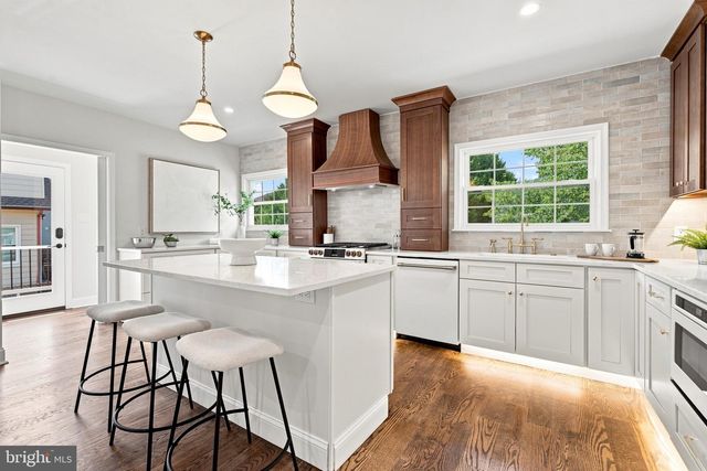218 LINWOOD AVE, Ardmore, PA 19003