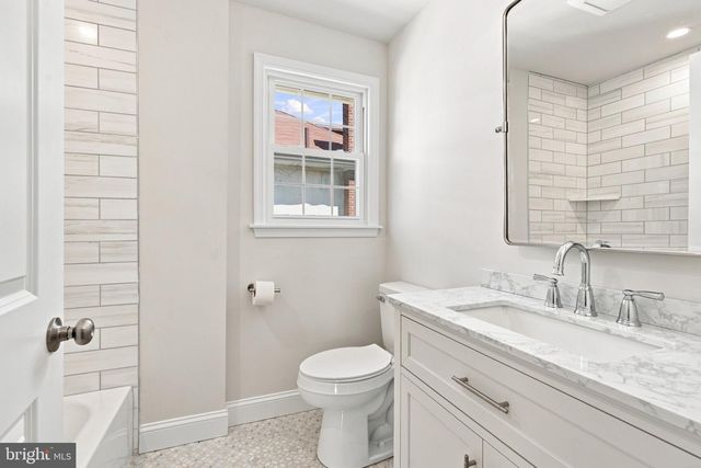 218 LINWOOD AVE, Ardmore, PA 19003
