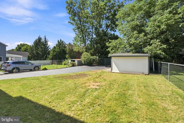218 LINWOOD AVE, Ardmore, PA 19003
