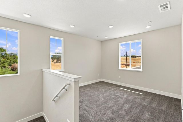 1170 Basecamp Dr, Lincoln, CA 95648