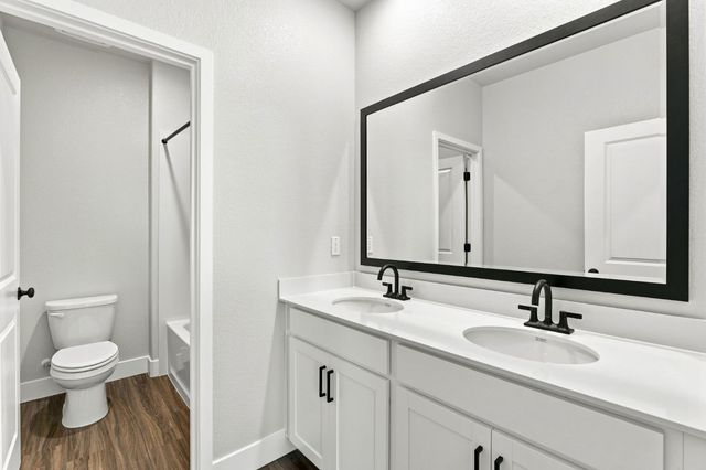 1170 Basecamp Dr, Lincoln, CA 95648