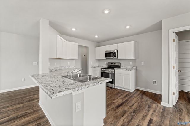 301 Spanish Moss Court, New Market, AL 35761