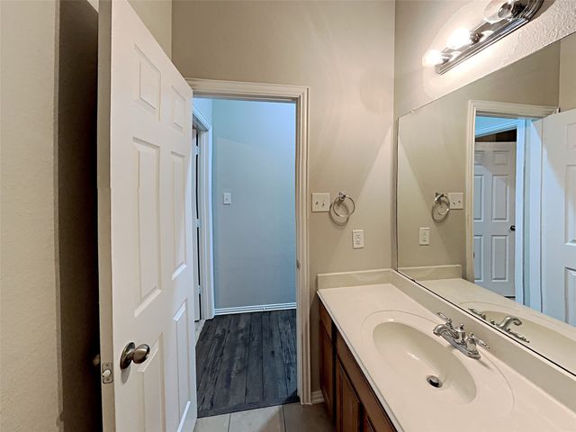 8152 Black Ash Drive, Fort Worth, TX 76131