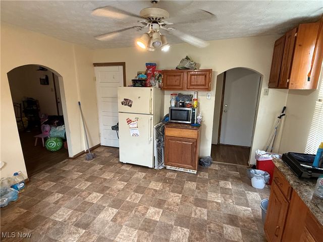 2102 16th Street NE, Canton, OH 44705