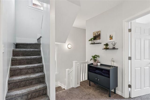 6 Elmont St, Crafton Heights, PA 15205