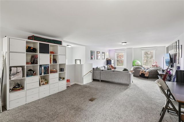 6 Elmont St, Crafton Heights, PA 15205