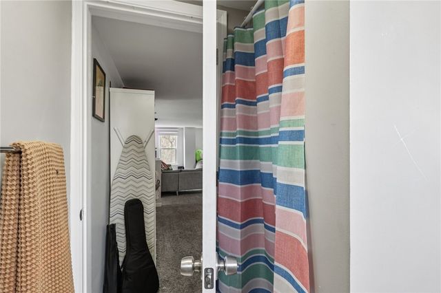 6 Elmont St, Crafton Heights, PA 15205