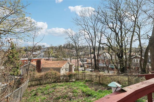 6 Elmont St, Crafton Heights, PA 15205