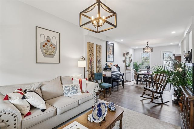 6 Elmont St, Crafton Heights, PA 15205