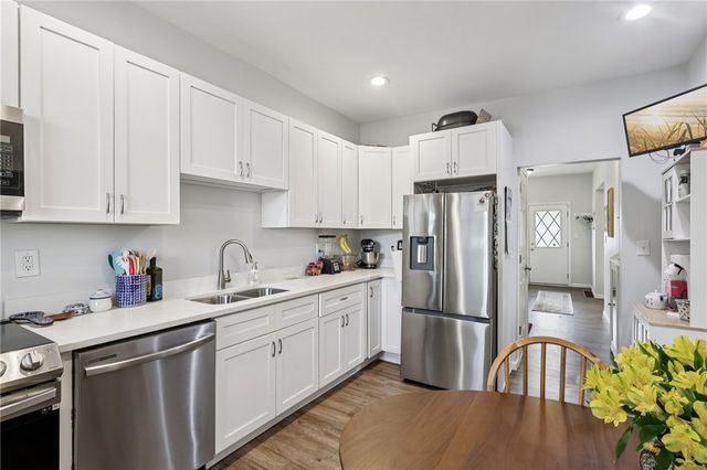 6 Elmont St, Crafton Heights, PA 15205