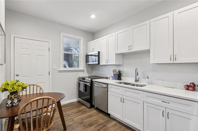 6 Elmont St, Crafton Heights, PA 15205